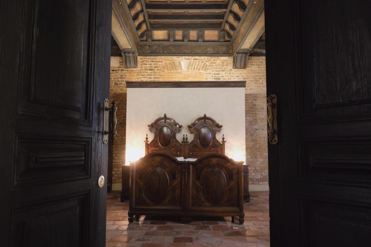 Foresteria Palazzo Guazzoni Zaccaria เกรโมนา ภายนอก รูปภาพ