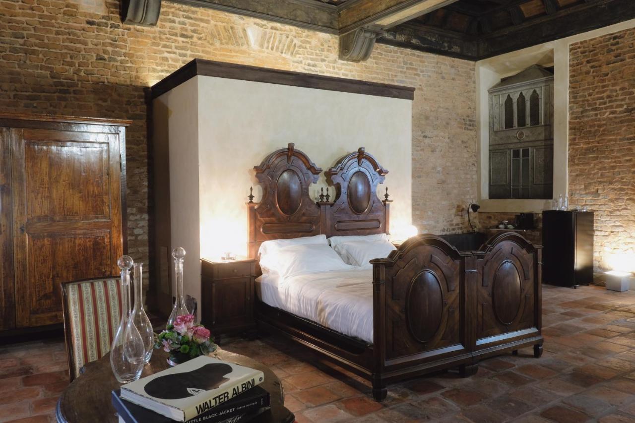 Foresteria Palazzo Guazzoni Zaccaria เกรโมนา ภายนอก รูปภาพ
