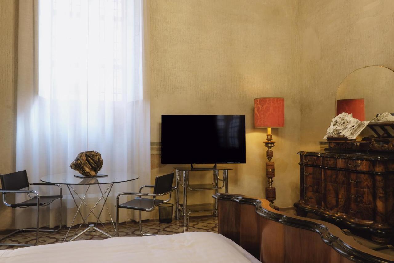 Foresteria Palazzo Guazzoni Zaccaria เกรโมนา ภายนอก รูปภาพ