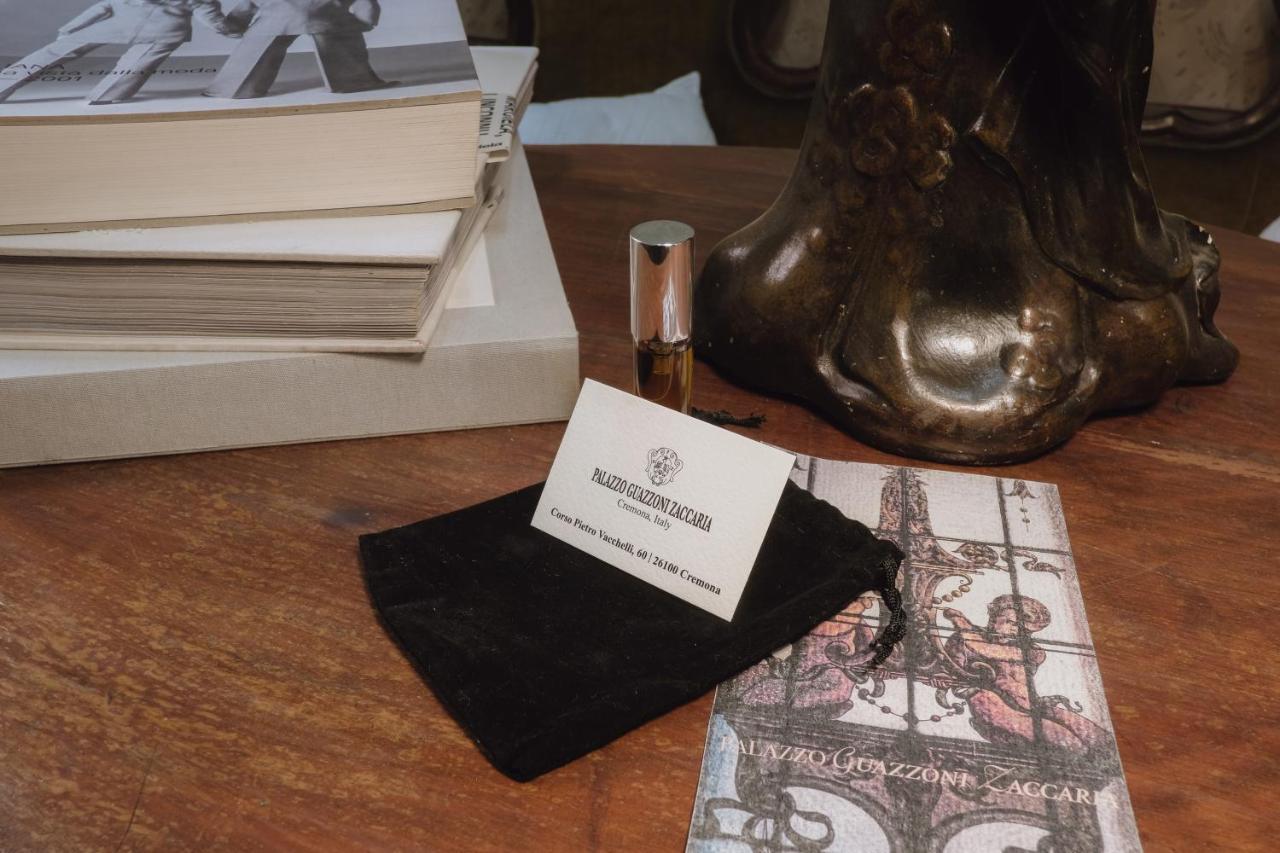 Foresteria Palazzo Guazzoni Zaccaria เกรโมนา ภายนอก รูปภาพ