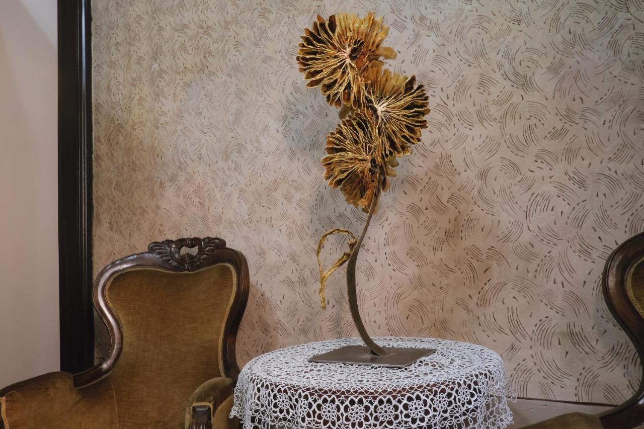 Foresteria Palazzo Guazzoni Zaccaria เกรโมนา ภายนอก รูปภาพ