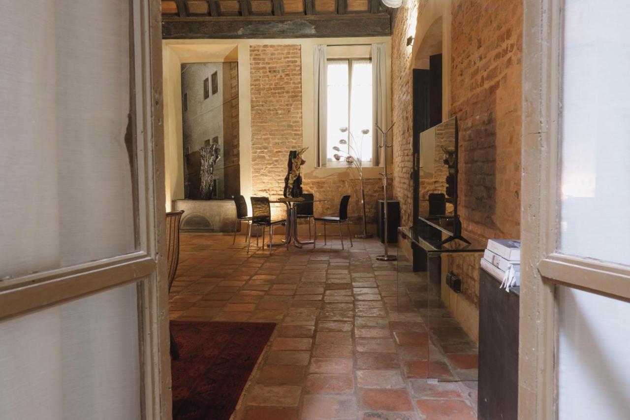 Foresteria Palazzo Guazzoni Zaccaria เกรโมนา ภายนอก รูปภาพ