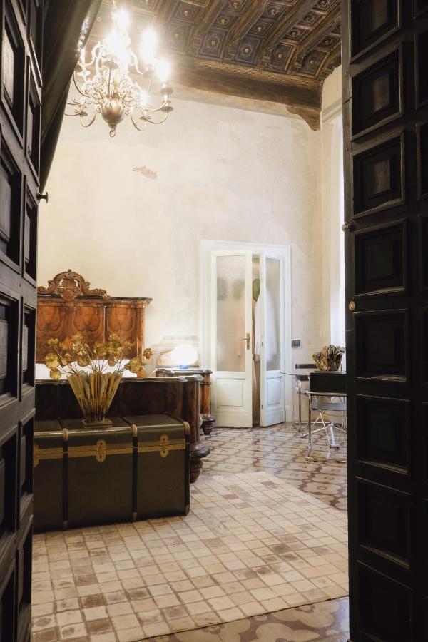Foresteria Palazzo Guazzoni Zaccaria เกรโมนา ภายนอก รูปภาพ