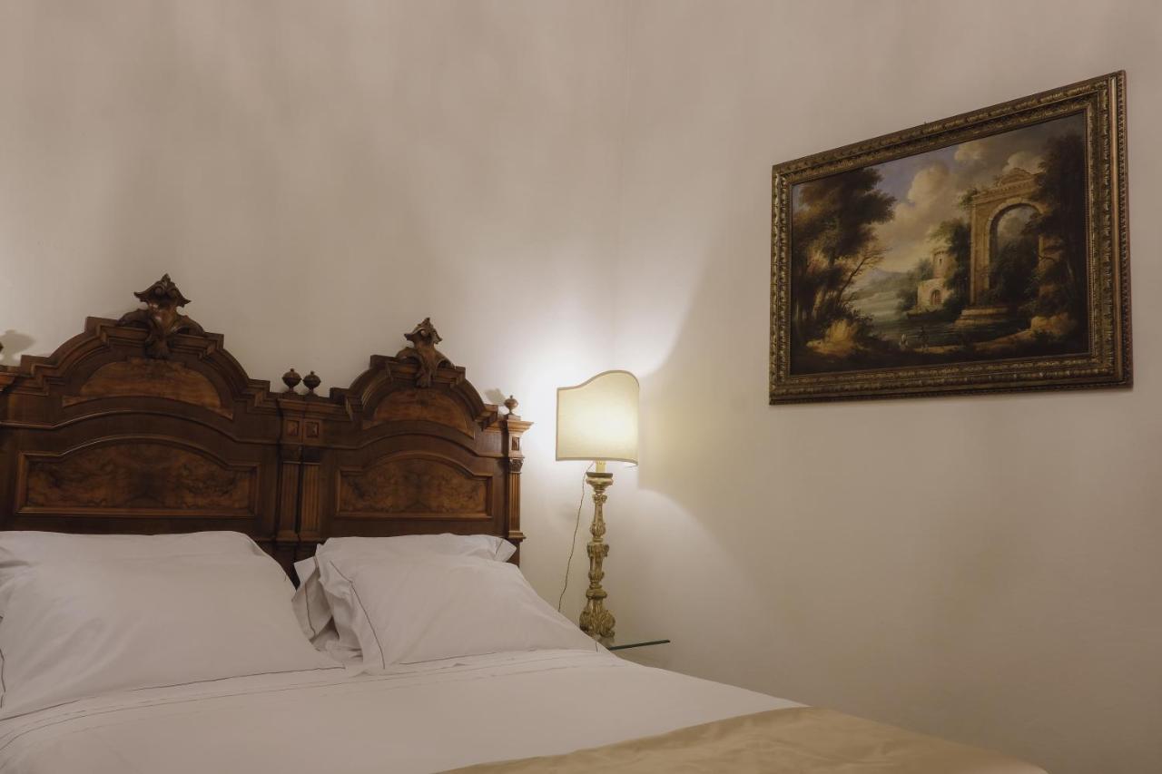 Foresteria Palazzo Guazzoni Zaccaria เกรโมนา ภายนอก รูปภาพ