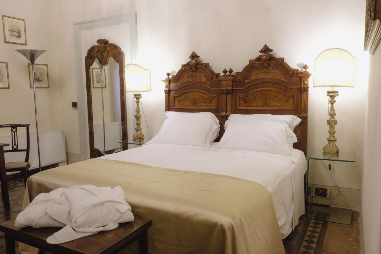 Foresteria Palazzo Guazzoni Zaccaria เกรโมนา ภายนอก รูปภาพ