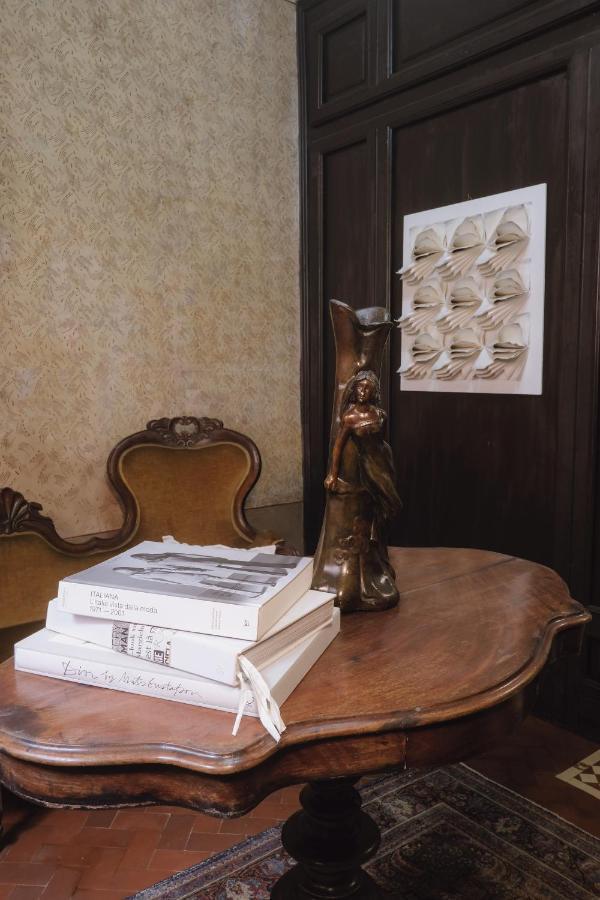 Foresteria Palazzo Guazzoni Zaccaria เกรโมนา ภายนอก รูปภาพ