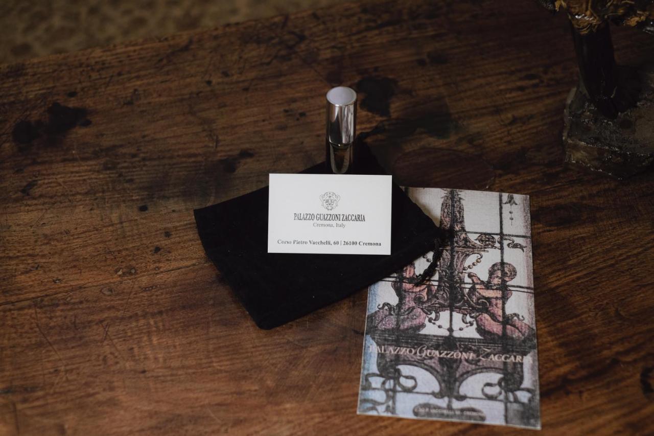 Foresteria Palazzo Guazzoni Zaccaria เกรโมนา ภายนอก รูปภาพ